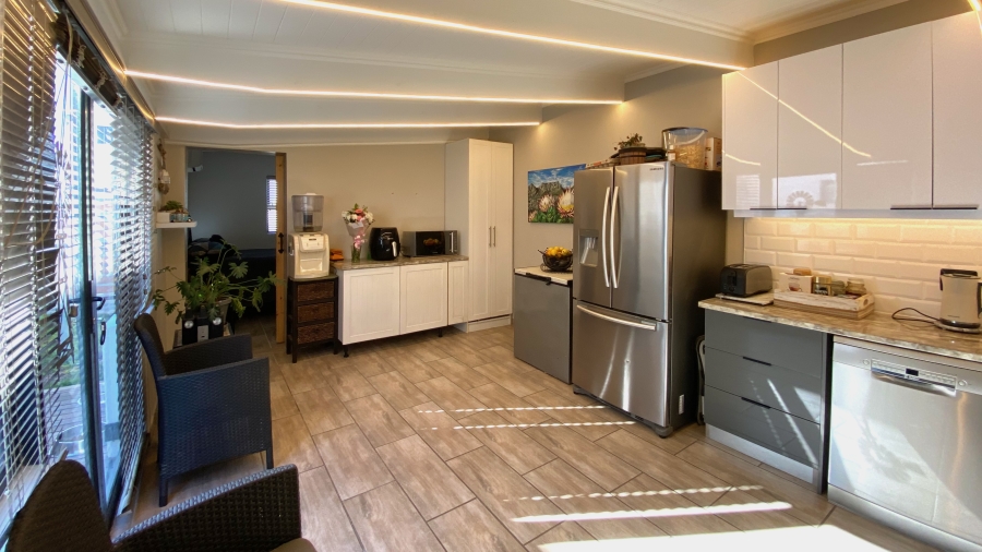3 Bedroom Property for Sale in Britannia Bay Western Cape